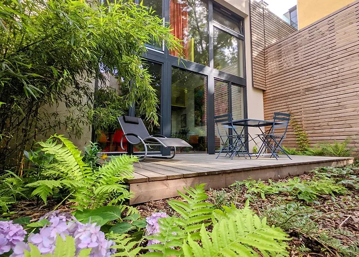 Romantic And Atypical Apartments In Prague\'S Montmartre