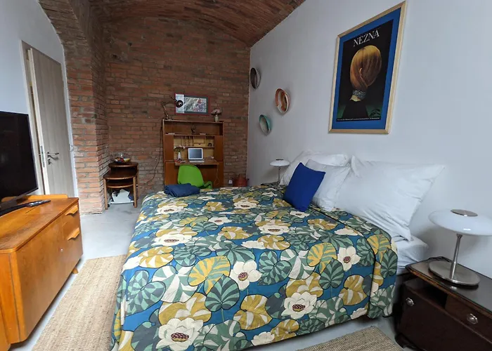 Romantic And Atypical Apartments In Prague\'S Montmartre