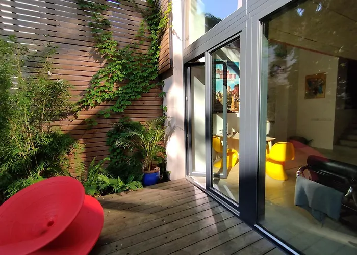 Romantic And Atypical Apartments In Prague\'S Montmartre